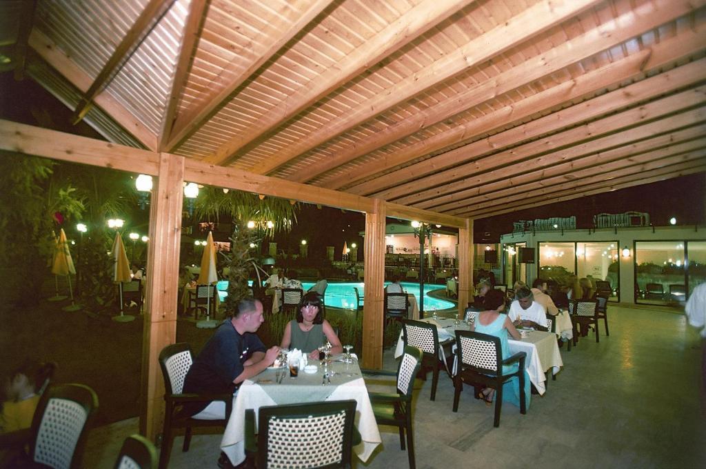 Hera Beach Hotel Side Exterior foto