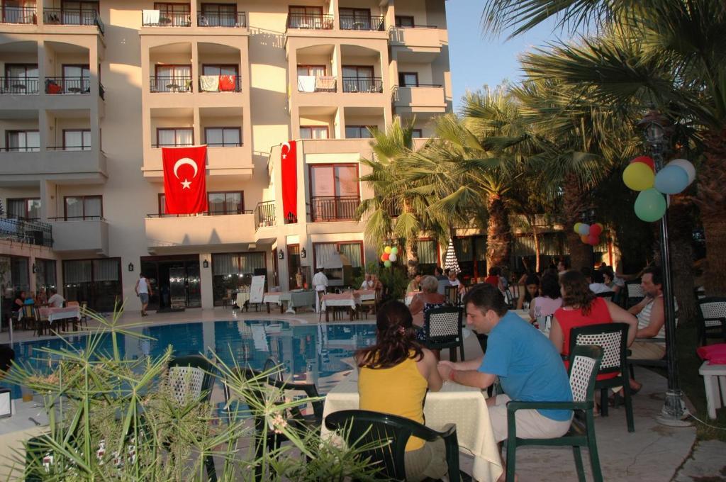 Hera Beach Hotel Side Exterior foto